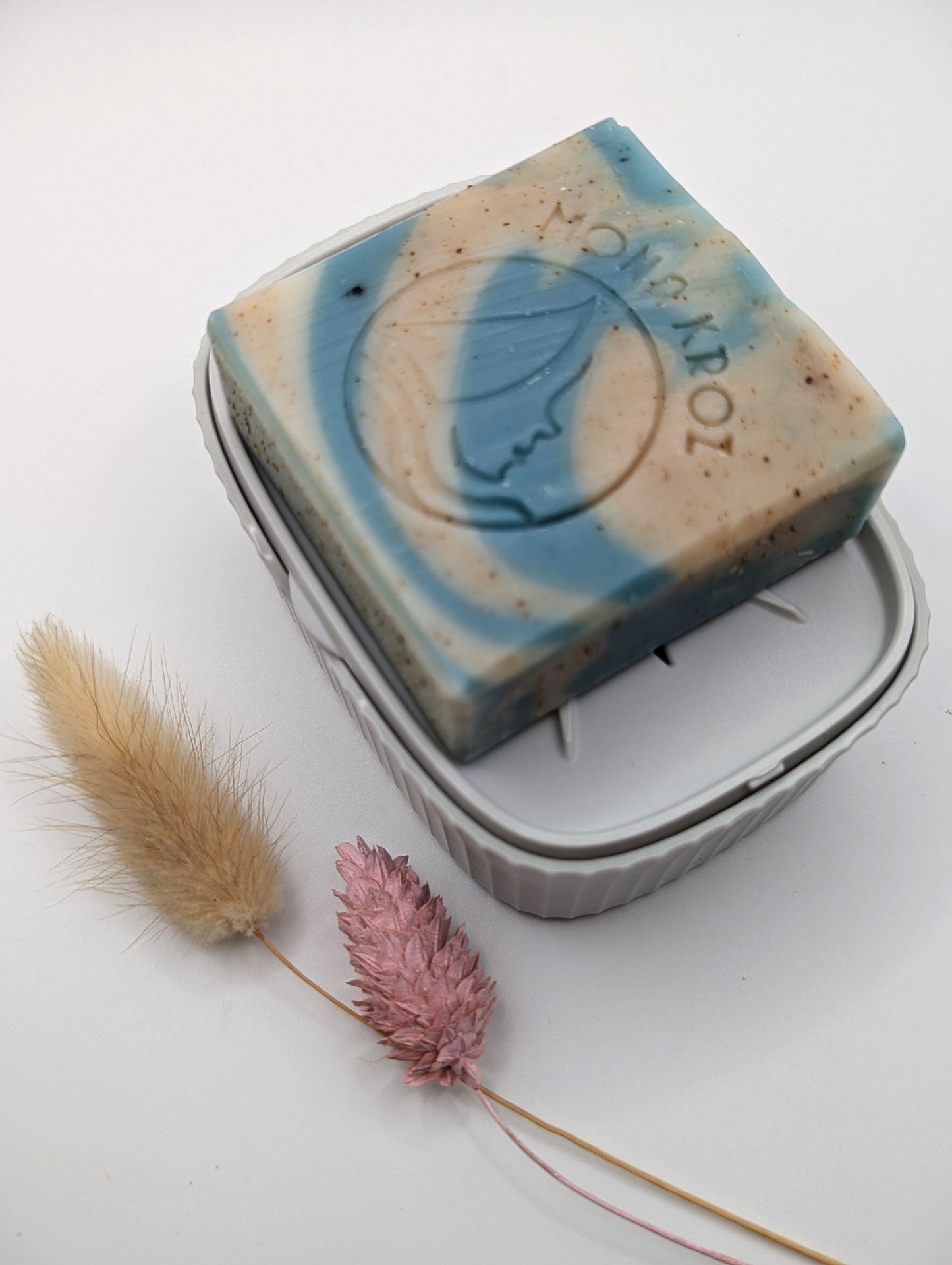 Boite à savon + un savon (au choix)