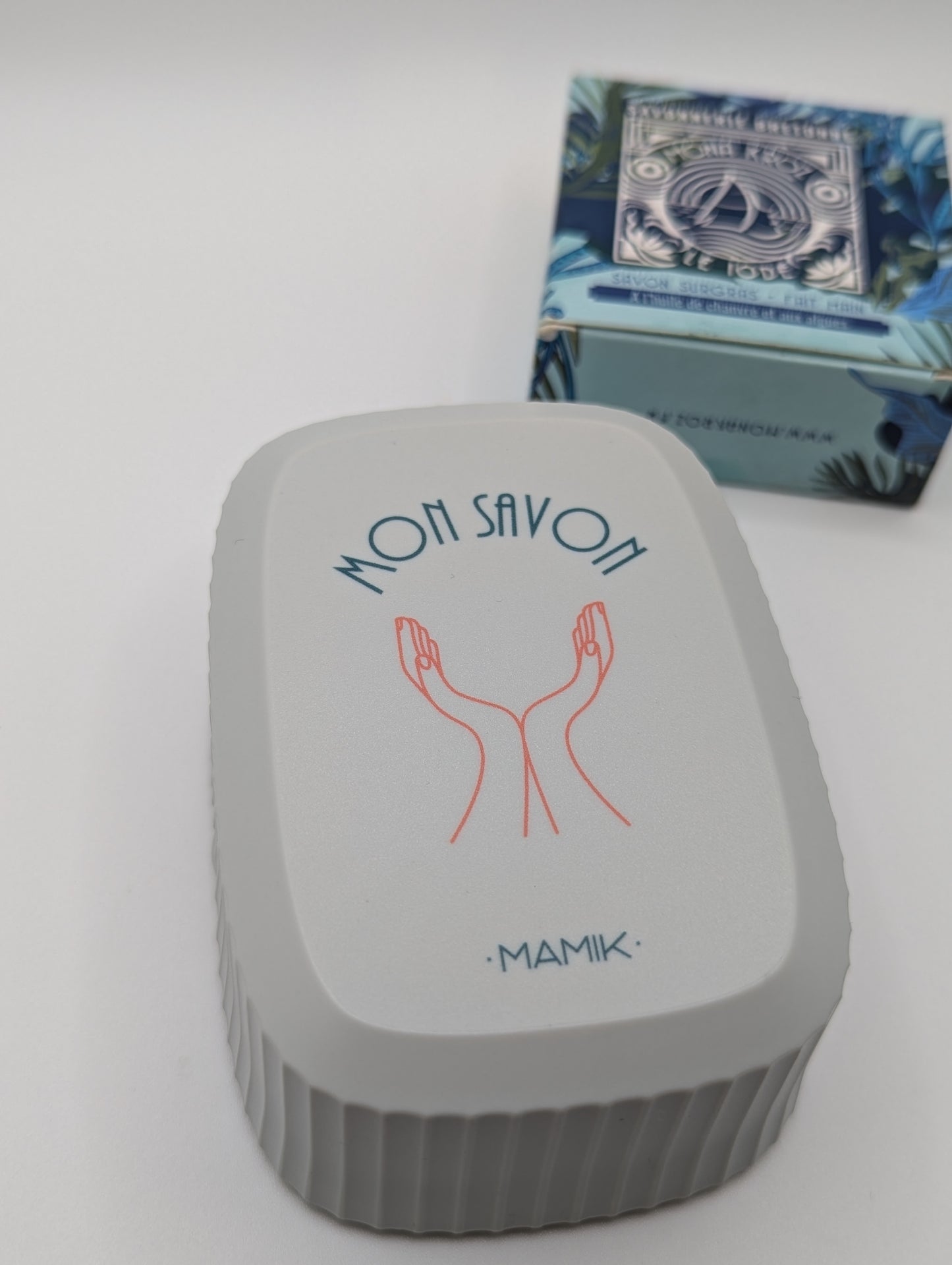 Boite à savon + un savon (au choix)