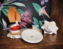 Charger l&#39;image dans la galerie, Coffret Duo de Noël - Un petit savon &amp; un porte-savon en céramique
